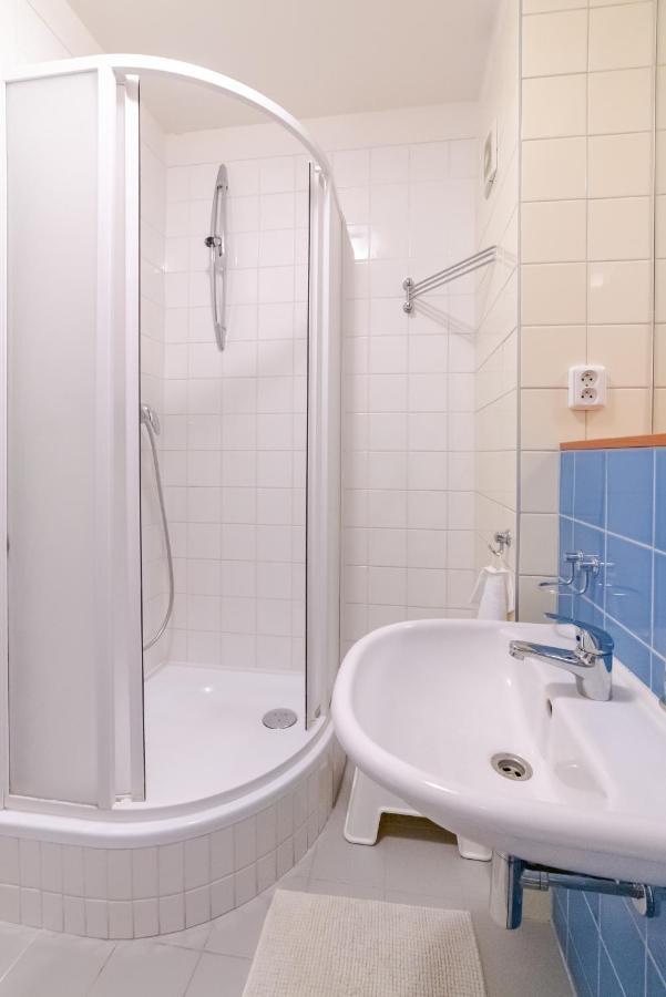 Strawberry Apartment *